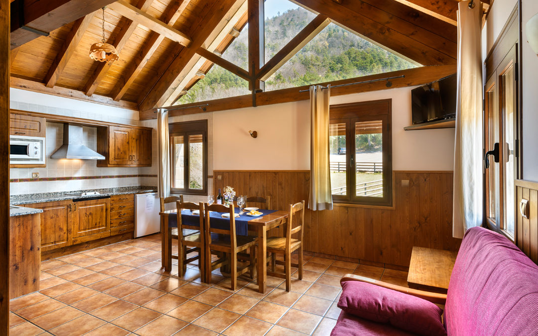 24,25 y 26 de mayo en Pirineos , Valle de Hecho. Ven a disfrutar de los colores de la primavera
