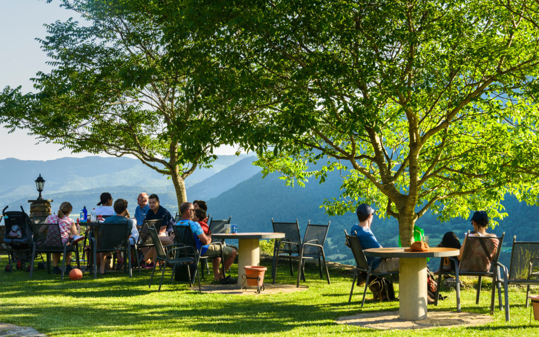 OFERTA DE ALOJAMIENTO FAMILIAR EN VALLE DE HECHO-CAMPING BORDA BISALTICO-