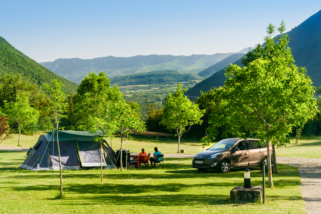Camping Borda Bisaltico. Valle de Hecho . Pirineo Aragonés Borda Bisaltico, restaurante y Camping Borda Bisaltico. Valle de Hecho . Pirineo Aragonés Borda Bisaltico, restaurante y